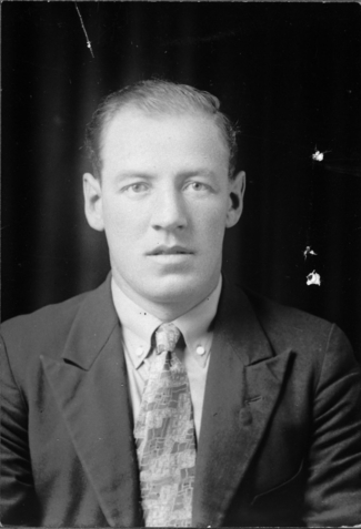 Mackenzie-Papineau Battalion / Library and Archives Canada / PA-067103 John Menzies